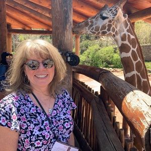 Meet your Posher, Debra